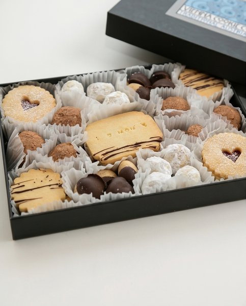 Mother's Day Cookie Gift Box - Delightful Treats to Celebrate Mom
